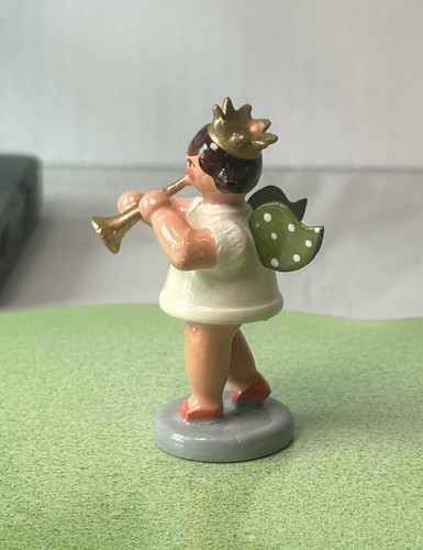 Alter engel mit krone und - mit,