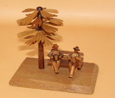 Miniatur Baum und Bank mit